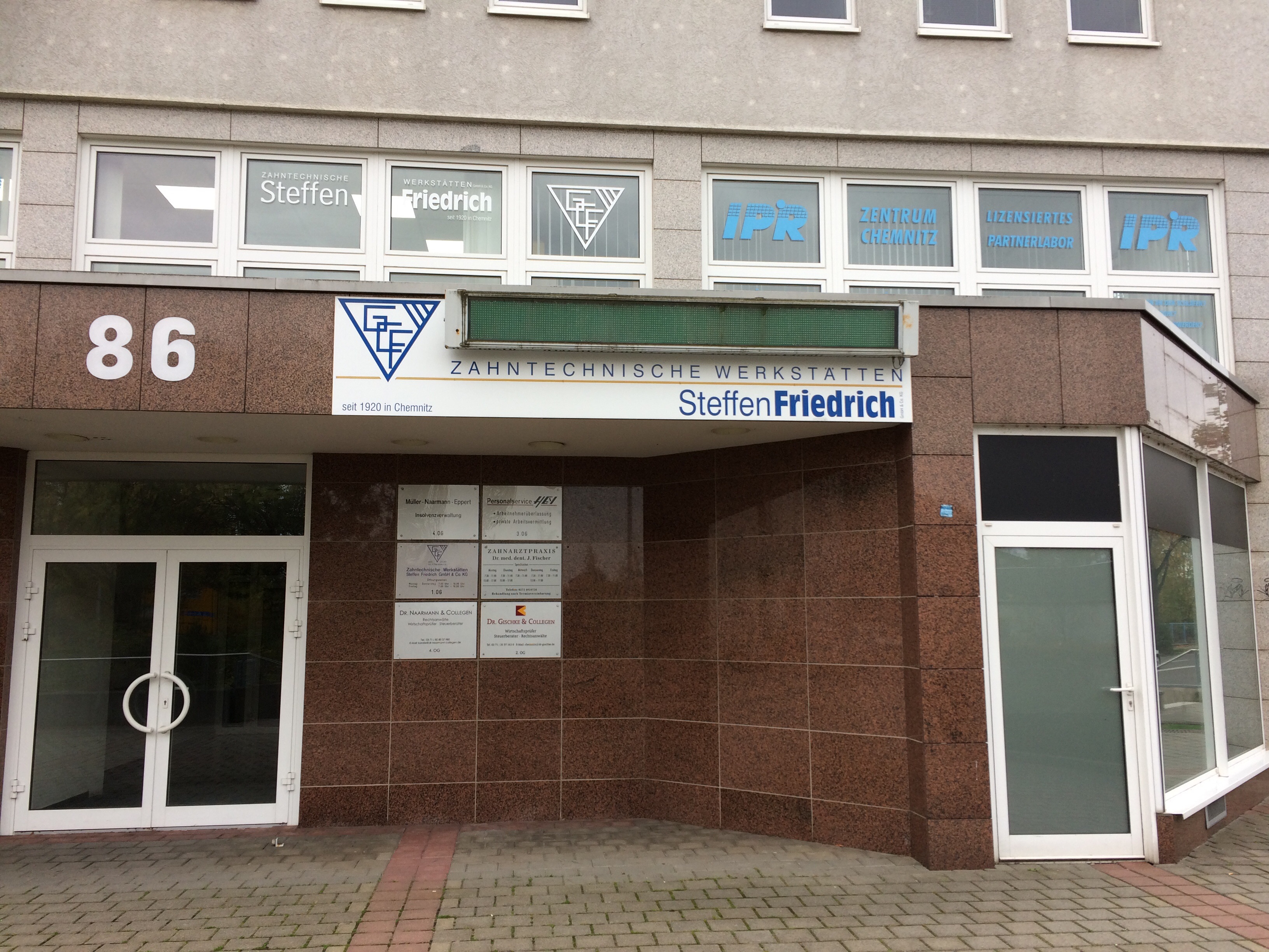Bild 1 Zahntechnische Werkstätten St in Chemnitz