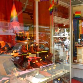 Schaufenster mit CSD - Deko