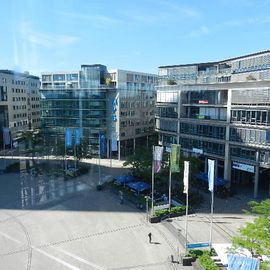 Multiplex with a Bürogebäuden View
