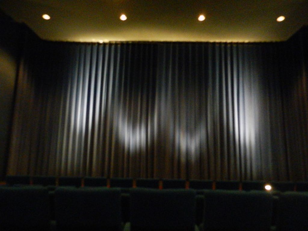 Nutzerfoto 8 Off Broadway Kino Kinokasse