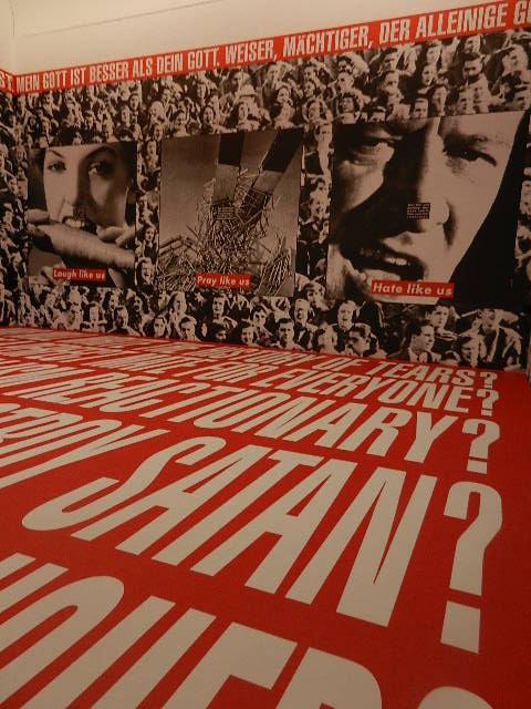 Barbara Kruger: Installation