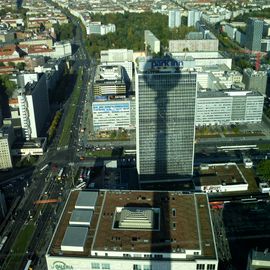 Blick vom Fernsehturm auf&acute;s Park Inn
