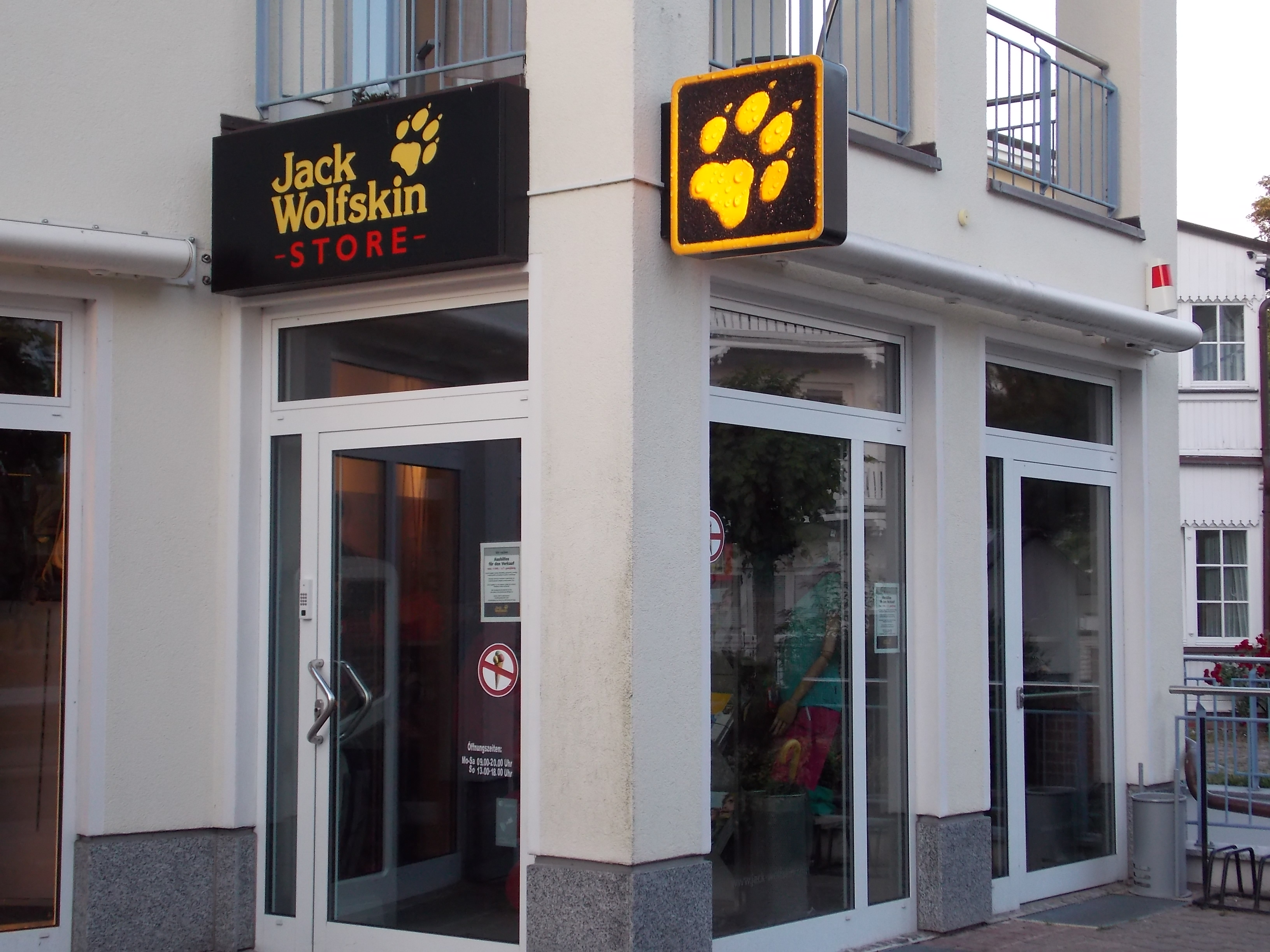 Bild 1 Jack Wolfskin Store in Ostseebad Binz
