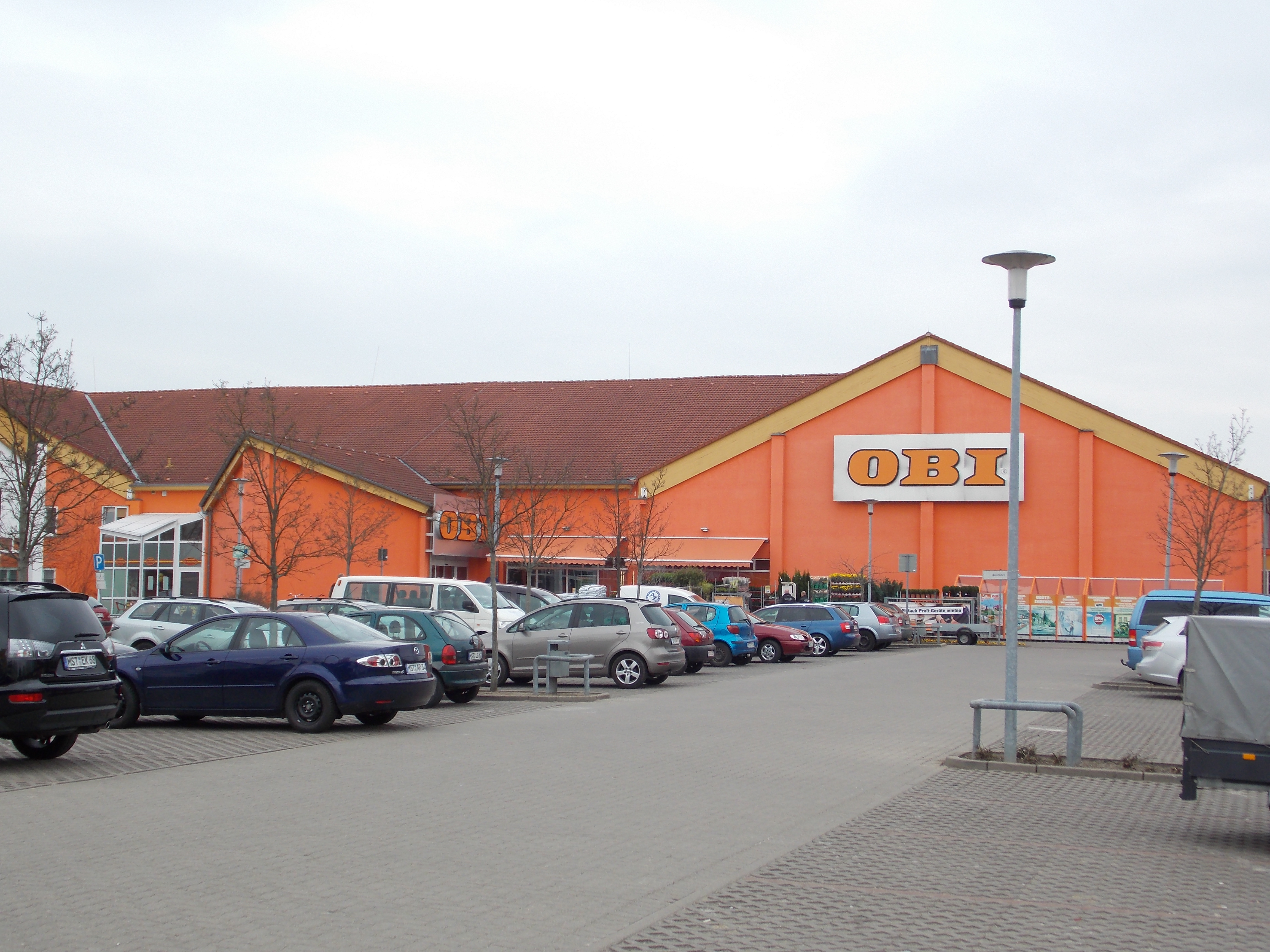 Bild 1 OBI Bau- und Heimwerkermarkt in Neustrelitz