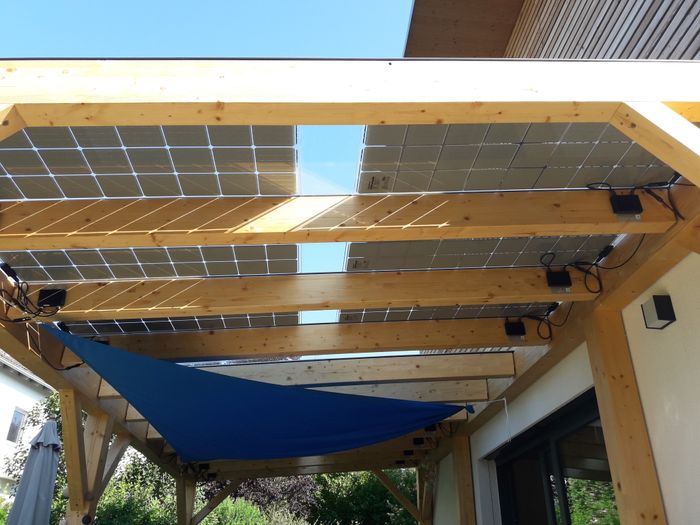 immer wieder schön: transparente Glas-Glas-Terrassenmodule von Solarwatt. Wetterfest, spart Markise für Verschattungen und erzeugt dazu noch Strom 