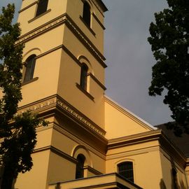Die Luisenkirche mit Turm