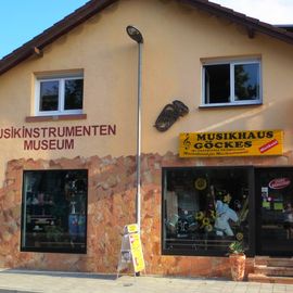 Musikhaus Göckes, Instrumentenbau u. Reparatur in Neu-Isenburg