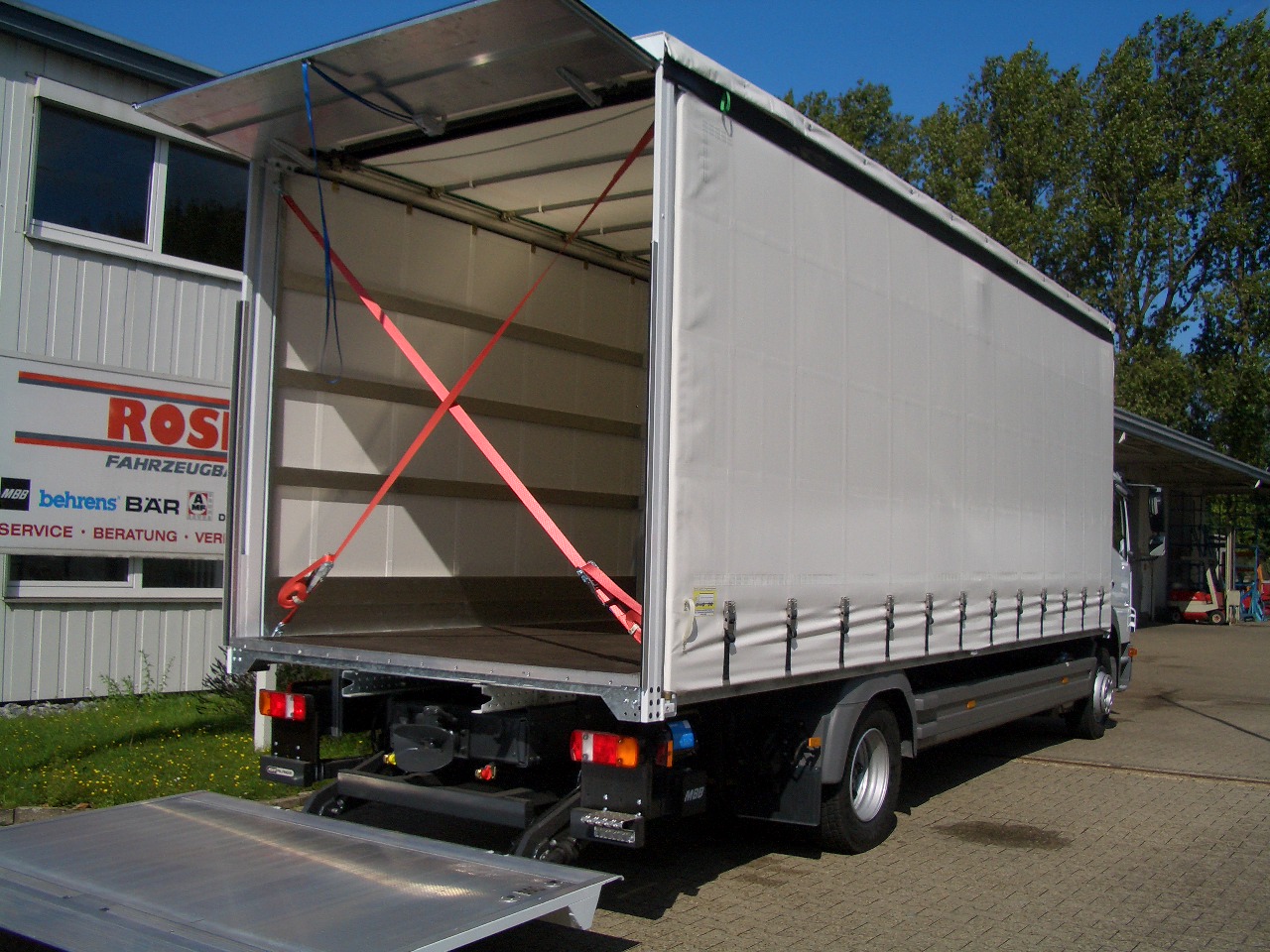 Curtainsider