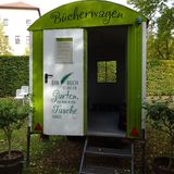 Bücherwagen im Schlosspark Lichtenwalde in Niederwiesa