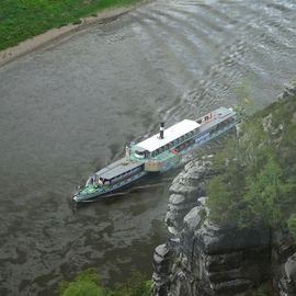 Dampfer "Pillnitz" unterhalb der Bastei in Lohmen