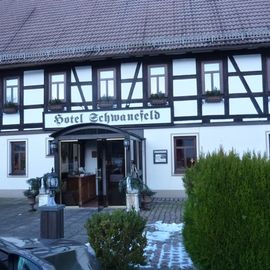 Hotel Schwanefeld Meerane

Außenansicht, Eingang zum Restaurant