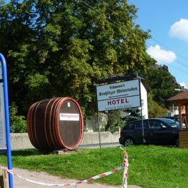 Parkplatz vor Lehmanns Weinstuben