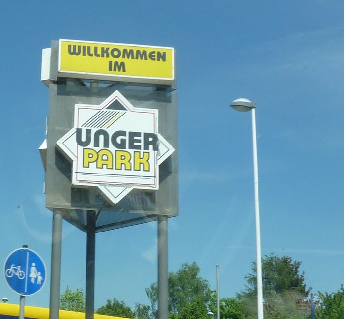 Eingangsschild zur Musterhausaustellung Unger-Park in Chemnitz.