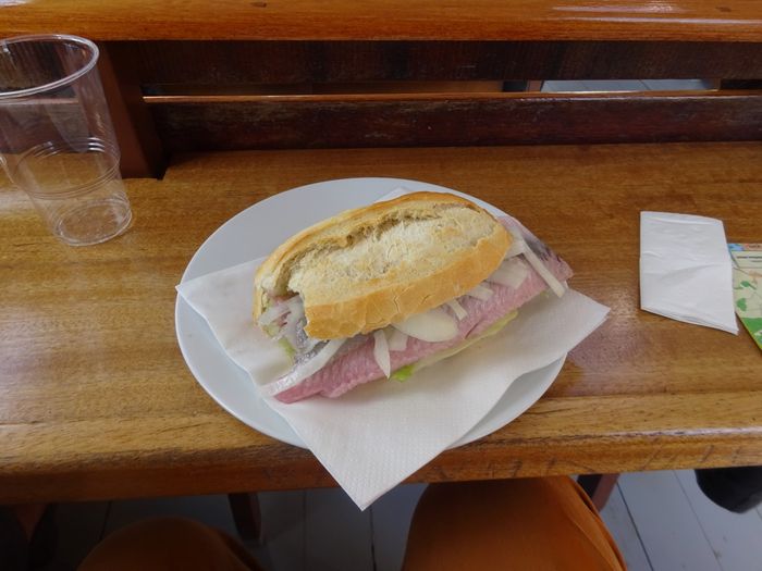 Sehr, sehr lecker. Und vor allem ganz frisch, diese Fischbrötchen