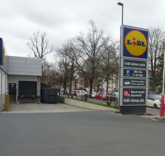 Lidl am Comeniusplatz Nähe Großer Garten