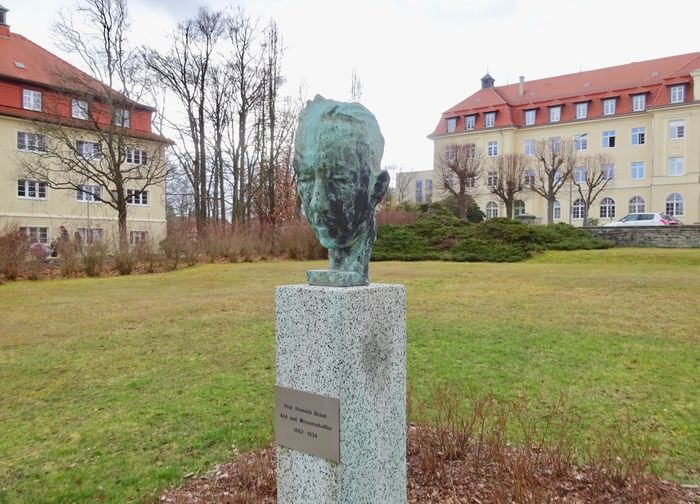 Statue Professor Braun - nach ihm ist das Klinikum benannt worden.