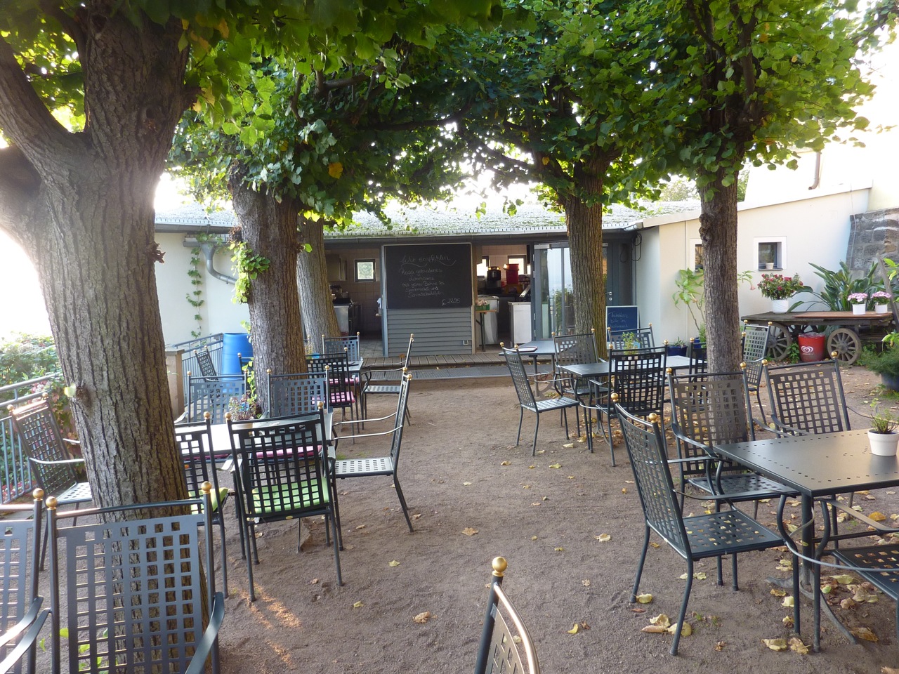 Biergarten am Spitzhaus Radebeul.