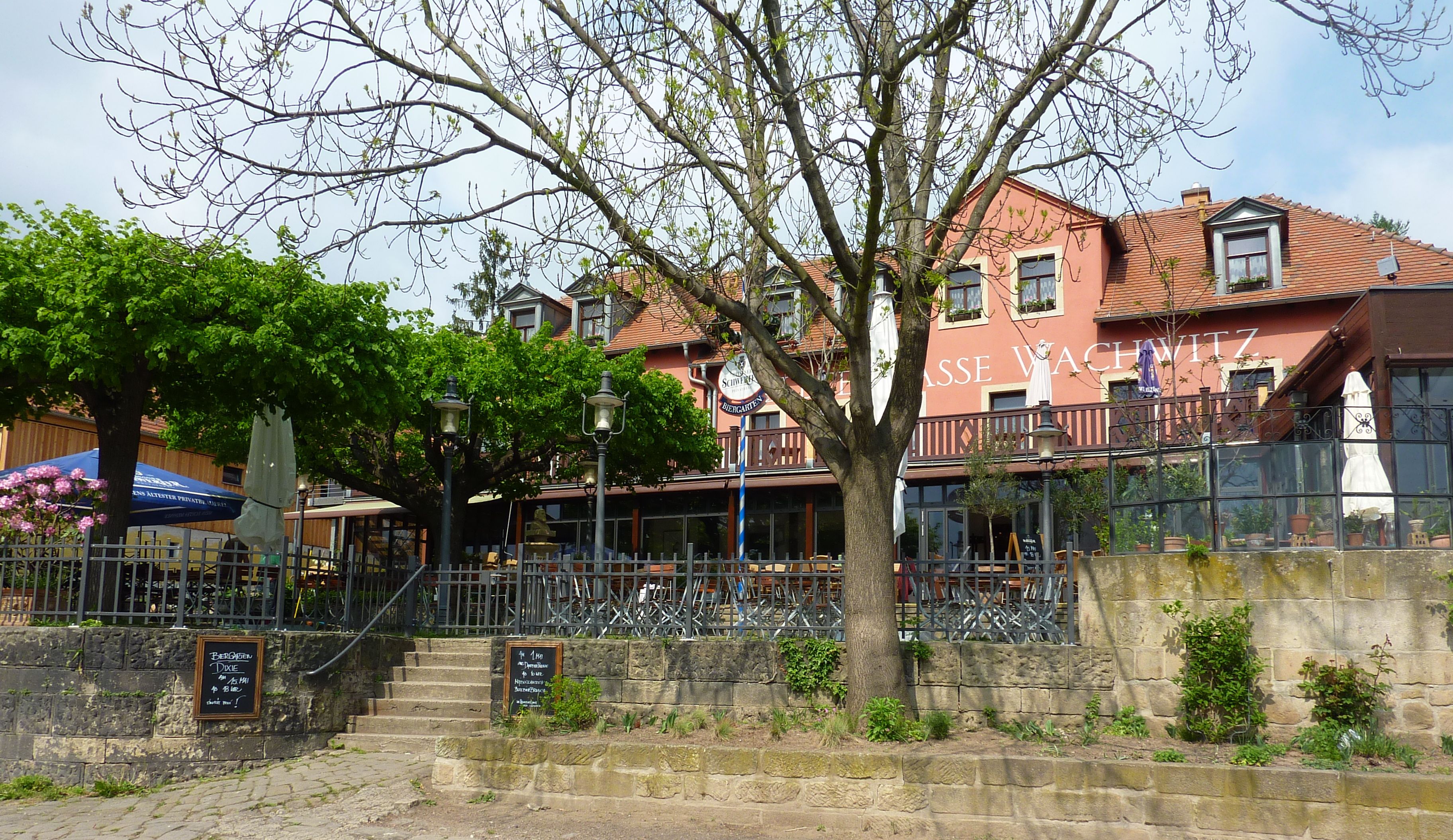 Hotel und Restaurant  Elbterrasse Wachwitz in Dresden.