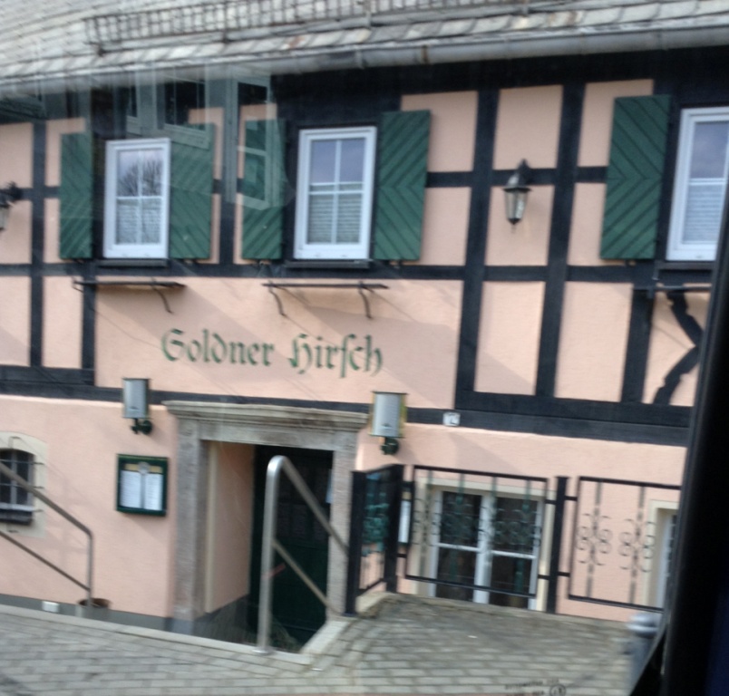 Bild 1 Gaststätte Goldner Hirsch in Bernsdorf