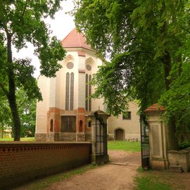 Johanniterkirche in unmittelbarer Nachbarschaft zur Alten Schlossbrauerei auf der Schlossinsel in Mirow