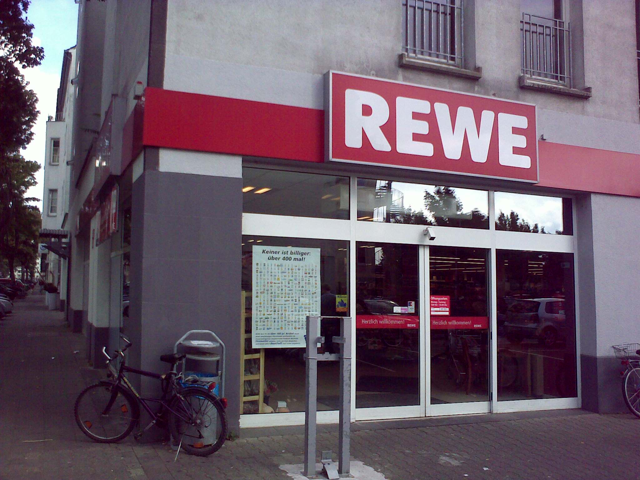 Bild 1 REWE in Düsseldorf