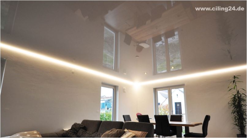 Spanndecke Wohnzimmer mit Lichtkanal - Hering Spanndecken - Ciling Partner