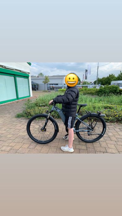 Abholung unseres neuen Pedlec-Bikes. Junior ist begeistert! 