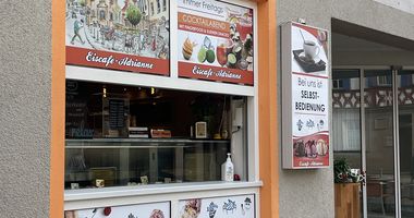 Eis Cafe Adrianne in Neunkirchen am Brand