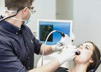 Bild zu Zahnarztpraxis Marvin Reuter - Ihr Zahnarzt in Berlin Wilmersdorf