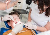 Bild zu Zahnarztpraxis Dr. Hörschler Köln