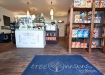 Bild zu treemans store, bakery and coffee