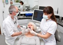 Bild zu Zahnarztpraxis Dr. Nicole und Dr. Jörg Röllinger