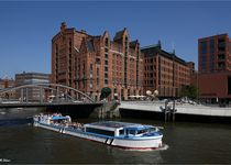Bild zu Touristeninformation für Hafenrundfahrten Hamburg