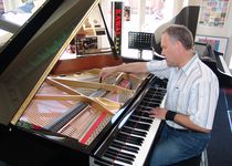 Bild zu Piano- und Instrumentenservice Eckhard Schramm