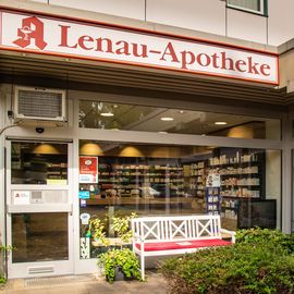 Aussenansicht der Lenau-Apotheke