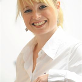Nicole Ludewig / Fachzahnärztin für Kieferorthopädie in Krefeld