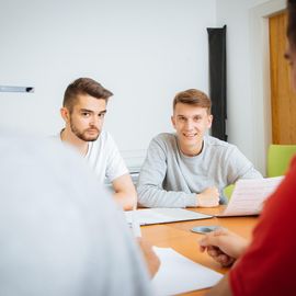 Die Sozialen Fachschulen stehen für qualifizierte sozialpädagogisch und sozialpflegerisch ausgerichtete Ausbildungen.