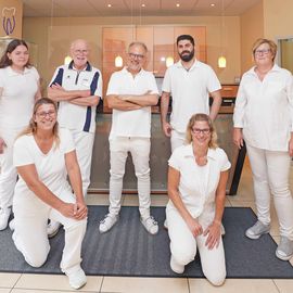 Das Praxisteam von Zahnarzt Detlef Grossmann in Eschweiler