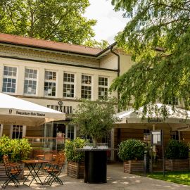 Unsere Restaurant-Location bietet Ihnen Veranstaltungsräume in Stuttgart in unterschiedlichen Größen. Ob kleine Feiern oder Großveranstaltungen, wir sind ihr Partner für eine tolle Feier.