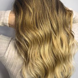 Ein ganz softe 50 cm  golden blonde Langhaarbalayage