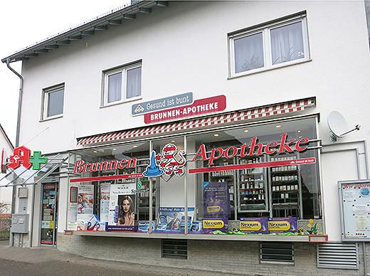 Aussenansicht der BRUNNEN-APOTHEKE ROSBACH