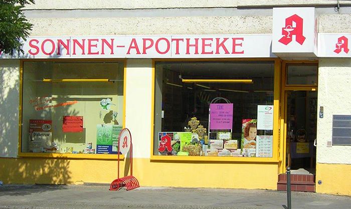 Aussenansicht der Sonnen-Apotheke