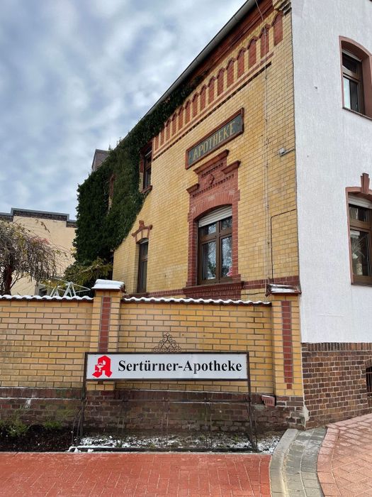 Aussenansicht der Sertürner-Apotheke