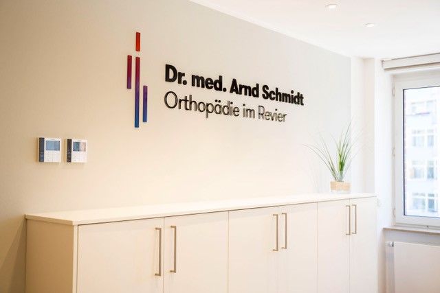 Dr. med. Arnd Schmidt Facharzt für Orthopädie