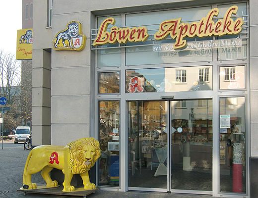 Aussenansicht der Löwen-Apotheke