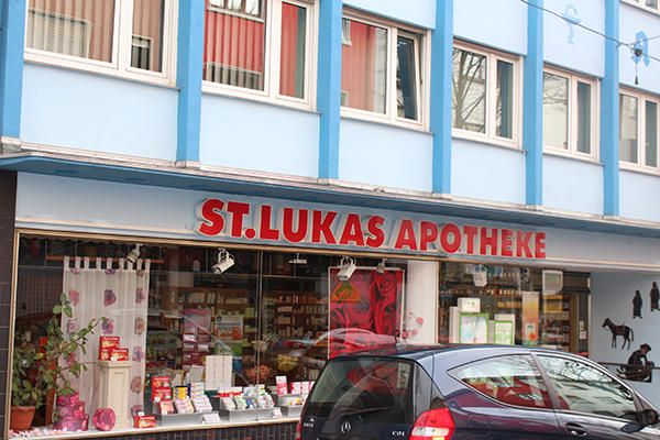 Aussenansicht der St. Lukas-Apotheke