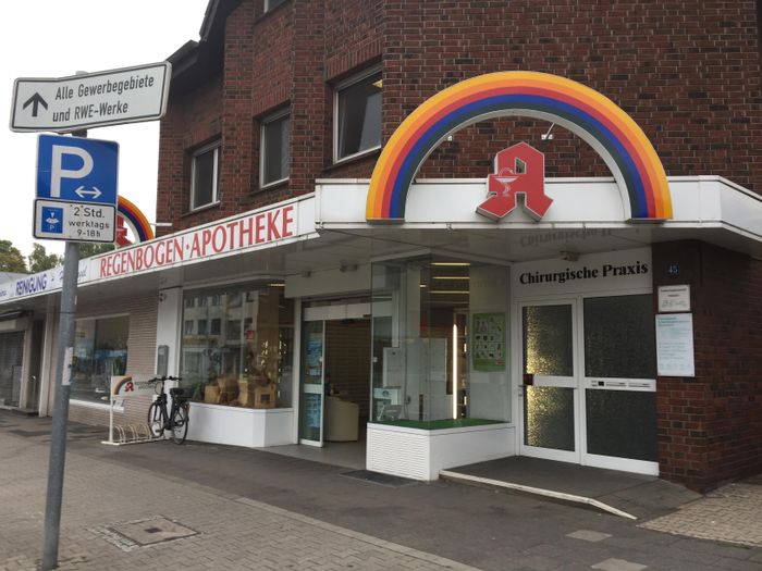 Aussenansicht der Regenbogen-Apotheke