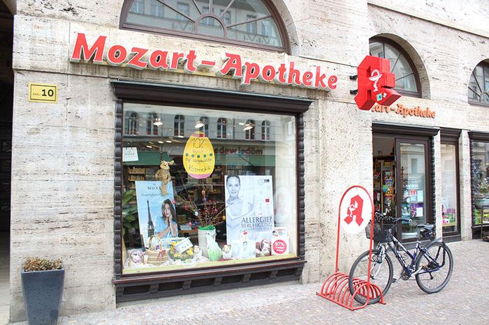 Aussenansicht der Mozart-Apotheke