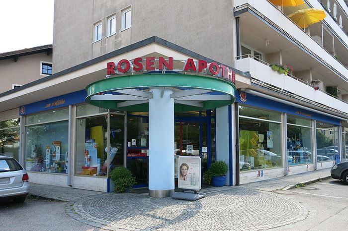 Aussenansicht der Rosen-Apotheke