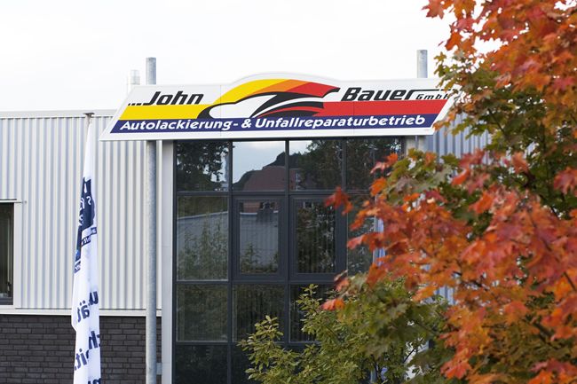John Bauer GmbH Autolackierungs- und Karosserie- Reparaturbetrieb